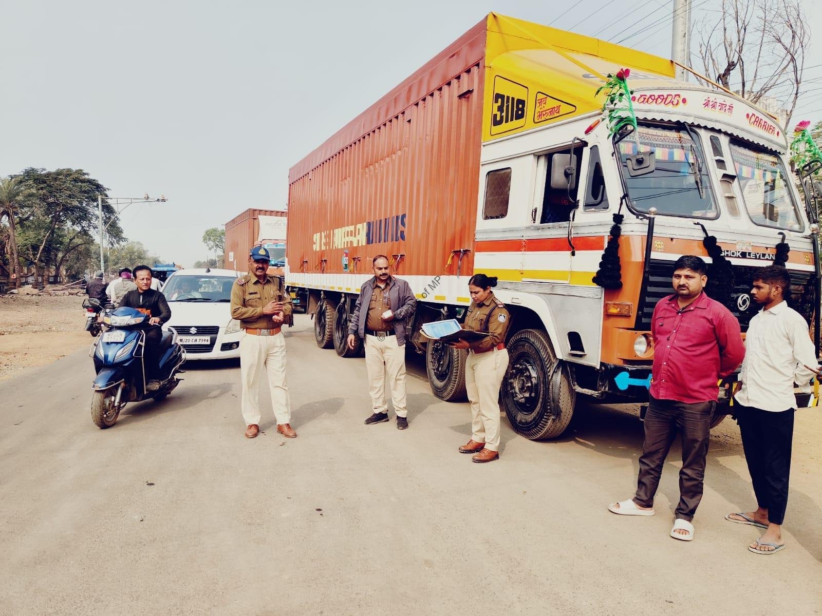 Neemuch Traffic Police Action