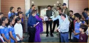 Orange and Blue Playful Animated Design YouTube Thumbnail - 3