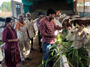 टामोटी रात्रि चौपाल में